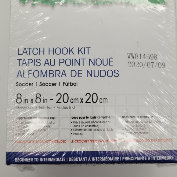 WONDER ART | soccer ball 8"x8" latch hook kit - Picture 2 of 3